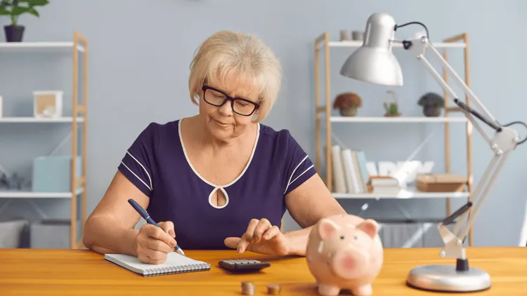 Dodatki do emerytur i rent będą wyższe. Wiemy, o ile wzrosną świadczenia