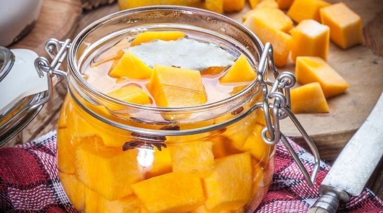 Prosty sposób na marynowaną dynię w occie - jesienny skarb