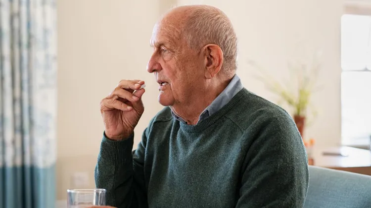 Przez 58 lat pracował w jednym miejscu. Tyle emerytury wypłaca mu ZUS