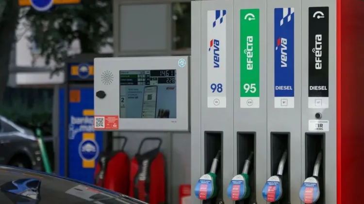 Nowe doniesienia ws. cen paliw w Polsce. Minister zabrał głos