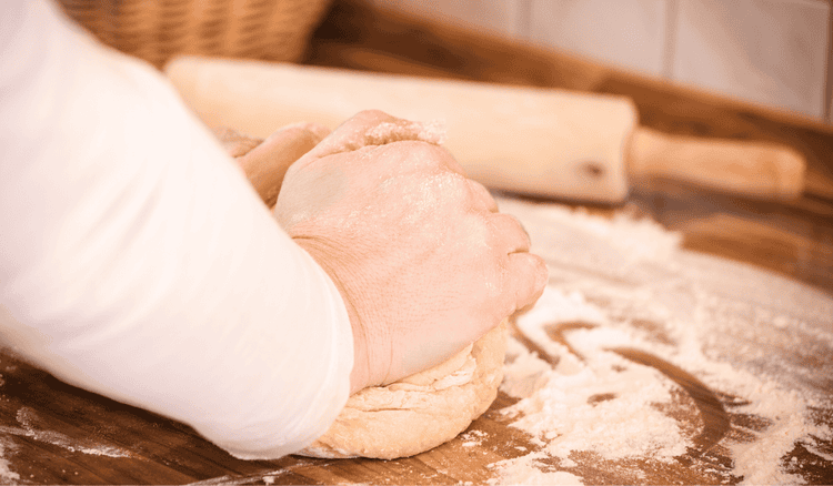 Kucharka pokazała przepis na ciasto na pierogi. Te proporcje są najlepsze