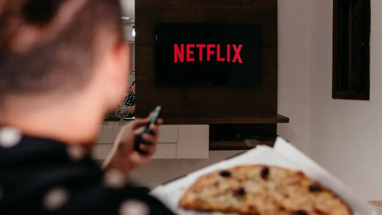 Co obejrzeć w Netflixie do obiadu? Przy tych produkcjach wszystko smakuje lepiej