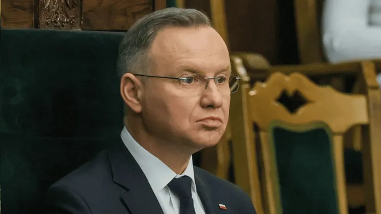 Duda ujawnia kulisy niespodziewanego odwołania spotkania z Hołownią. Polityczne napięcie rośnie