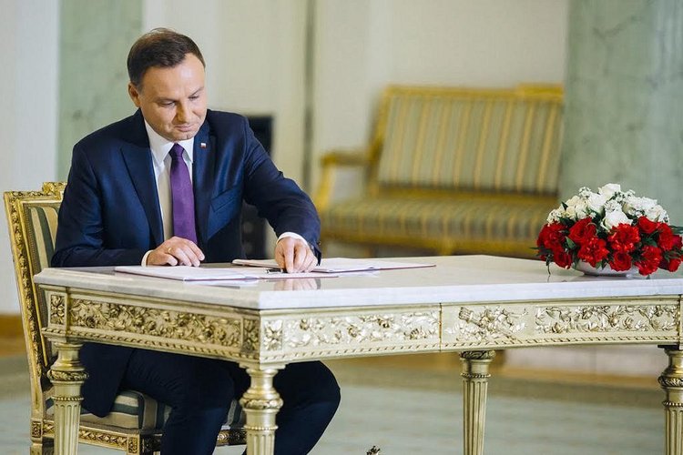 Prezydent podpisał ustawę ws. rolniczego handlu detalicznego