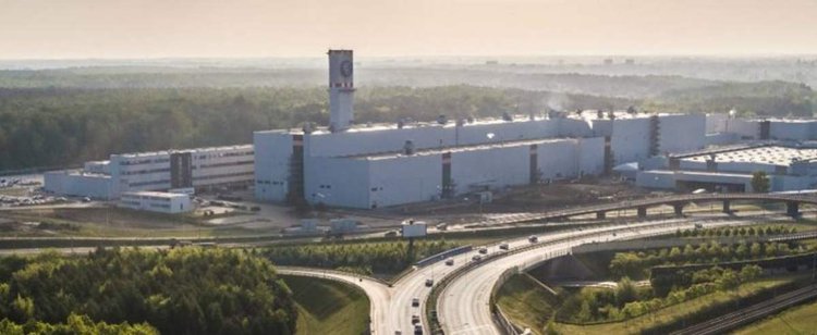 Pracownik fabryki Volkswagena w Poznaniu nagle zasłabł. Niestety, nie udało się go uratować