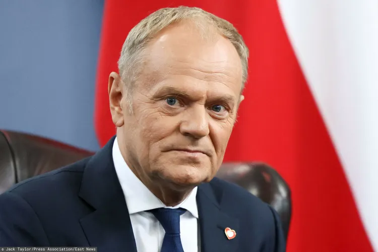 Donald Tusk ogłosił historyczny sukces. Orlen "pokonał" rosyjskich gigantów