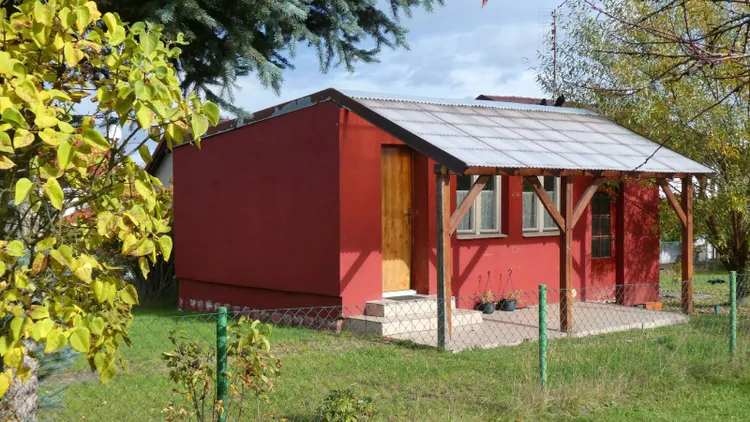 Tych rzeczy nie wolno trzymać na działce ROD. Słono zapłacisz, jeśli złamiesz zakaz