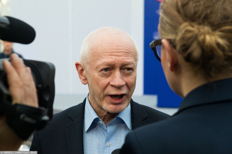 Włamanie na konto w X byłego ministra cyfryzacji. Pojawiły się na nim zdjęcia modelki