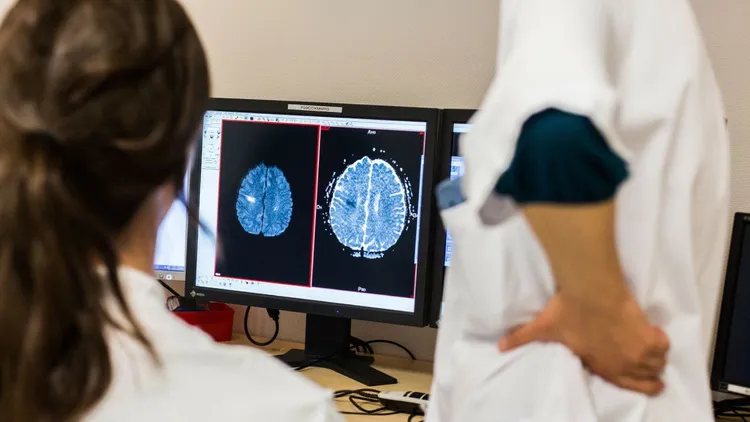 Zapaść w neurologii. Nowi pacjenci pozbawieni leczenia, skończyły się pieniądze