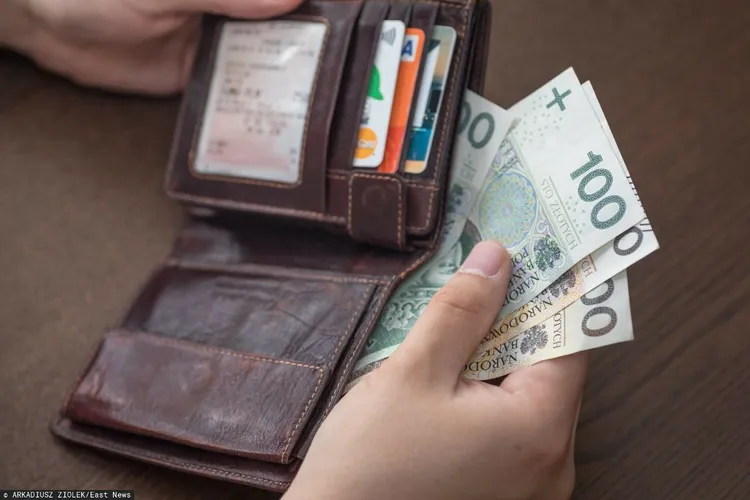 Ile komornik może zabrać z wypłaty? Są nowe limity