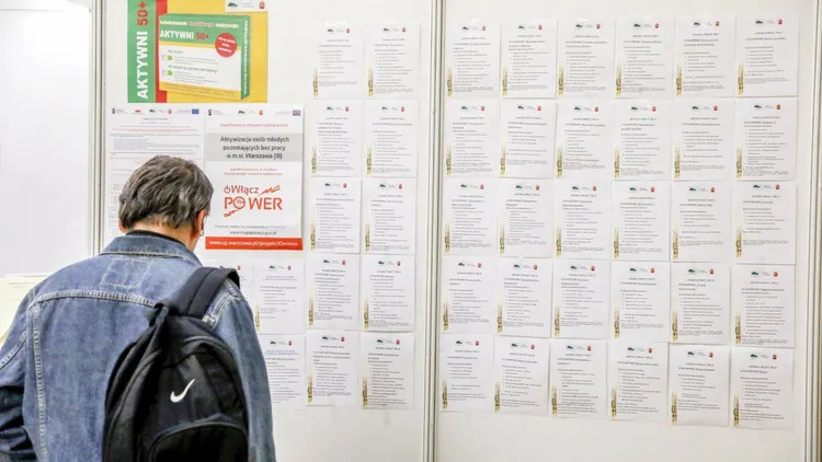 Patologia szukania pracy w internecie. Nawet 25 proc. ogłoszeń to oferty-widmo