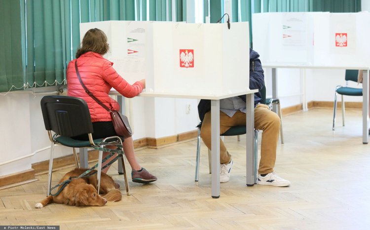 Będą większe pieniądze za pracę w komisji wyborczej. Stawki wyższe o kilkaset złotych