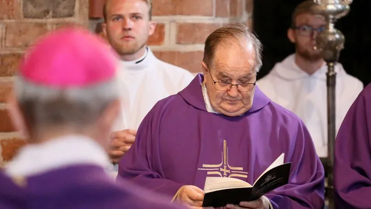 Wielki sukces o. Rydzyka. Mimo zmiany władzy pozyskał rekordową kwotę