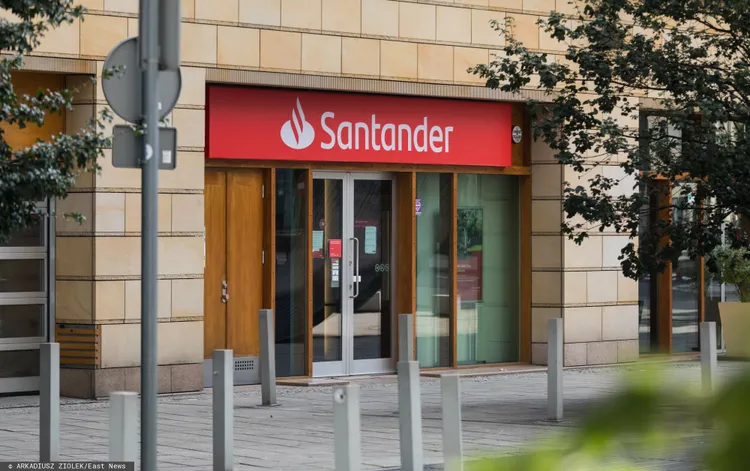 Wyciekły dane klientów Santander Bank. Grupa hakerów żąda 2 mln dolarów