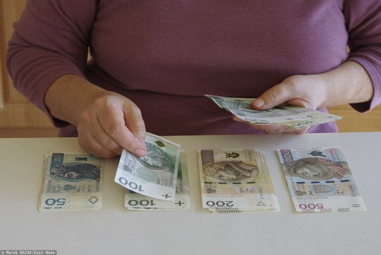 ZUS może zmniejszyć lub zawiesić świadczenie. Ważny termin dla emerytów