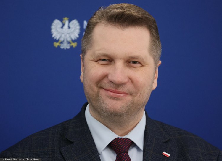 Ministerstwo Edukacji pogadało z Chatem GPT. Starali się go zagiąć, ku przestrodze uczniów i nauczycieli