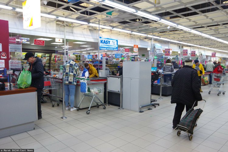 Koniec z papierowymi cenówkami. Kolejna sieć sklepów stawia na nowoczesność