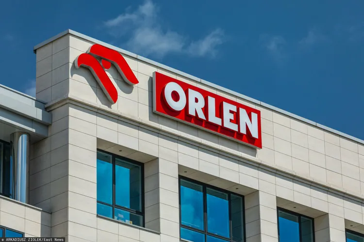 Orlen oszukany przez 25-latka na miliony dolarów. W akcji prokuratura