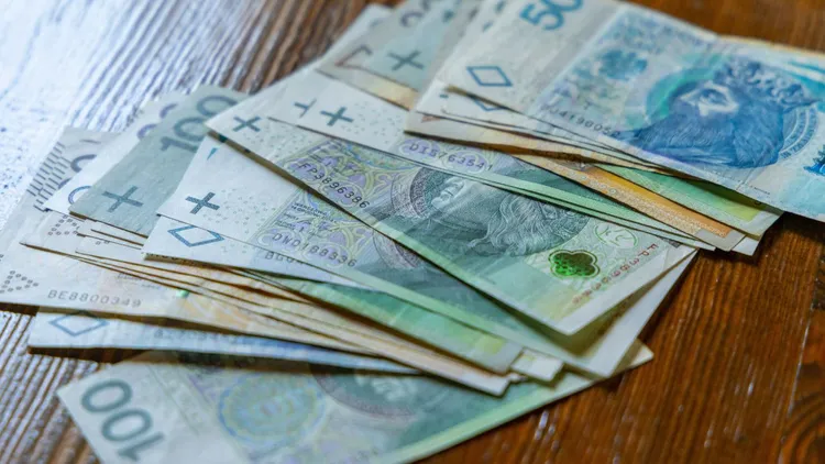 Boże Ciało i długi weekend – wyjaśniamy, kiedy najpóźniej przelać pieniądze, by dotarły przed świętem