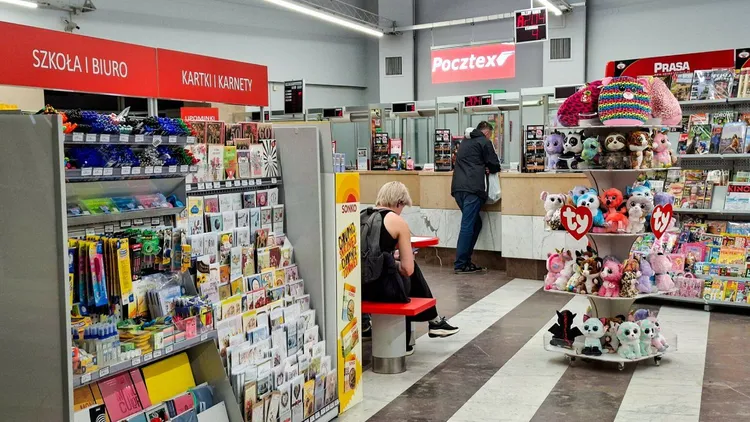Kryzys w Poczcie Polskiej trwa w najlepsze. Centrala chwali się pilotażem ekspresów do kawy