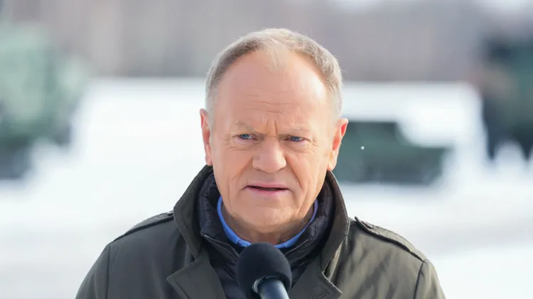 Tusk z pilnym apelem do Polaków. Wojna wisi w powietrzu. "Opuśćcie natychmiast ten kraj"