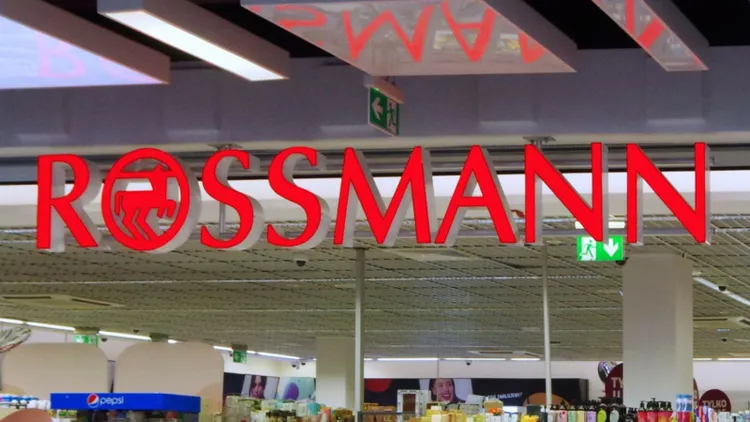 Rossmann szaleje od czwartku. Promocja 2+1 gratis, te kosmetyki do włosów znikają z półek