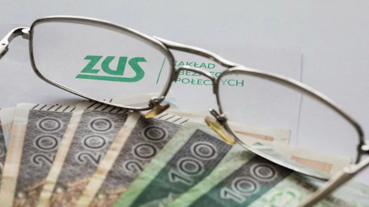 Nie 800, a 2400 zł do końca sierpnia. Te osoby dostaną pieniądze od ZUS