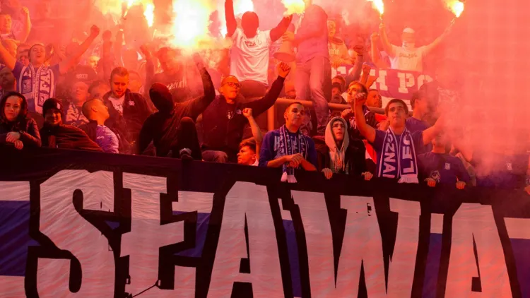 Setki tysięcy złotych strat przez jeden wieczór. Tak wygląda stadion Widzewa po wizycie gości z Poznania