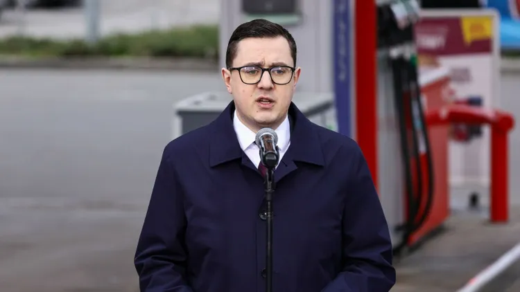 Szturm na stacje w całej Polsce. Czy paliwa może zabraknąć? Minister zareagował stanowczo