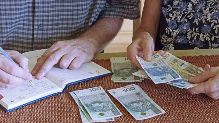 ZUS wypłaci dodatkowo 1025,15 zł. Te Polki zyskają, ale jest warunek