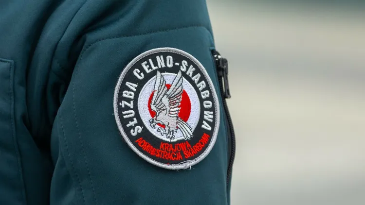 To chciała wwieźć z Dubaju do Polski. Interweniowały służby, kara 100 tys. zł
