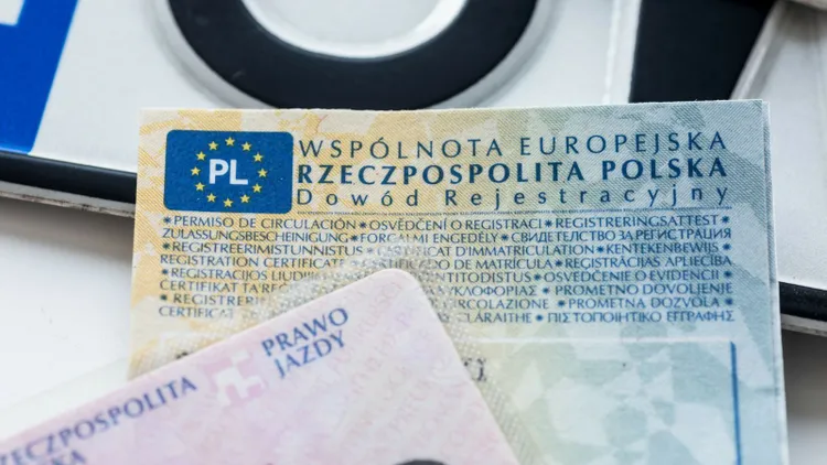 Masz taki kod w dowodzie rejestracyjnym? Możesz stracić nawet kilka tysięcy zł