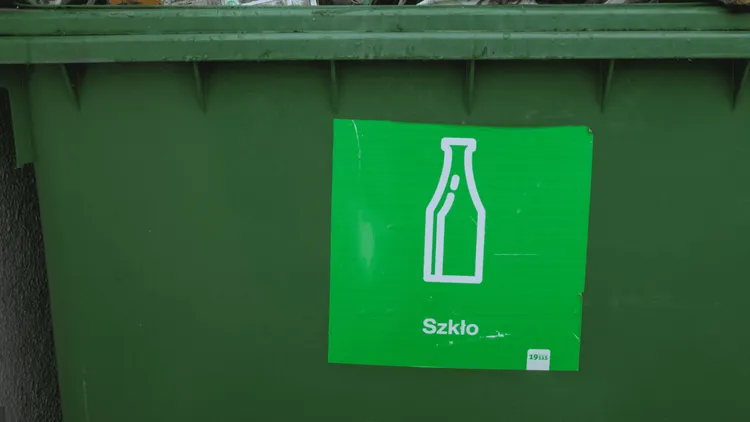 Butelki po wódce i winie z kaucją. Rząd szykuje rozszerzenie systemu w czerwcu 2026