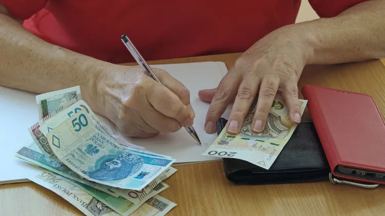 Tyle zarabiają Polacy. GUS podał nowe dane o wynagrodzeniach