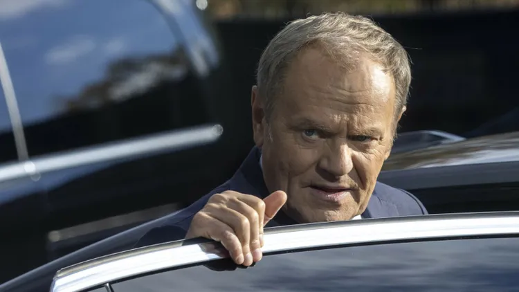 Ukryty majątek Donalda Tuska. Ujawniamy ile tak naprawdę zarabia premier
