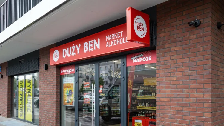 Żabka doczekała się rywala. Te sklepy będą czynne w każdą niedzielę i święto, bez żadnych wyjątków