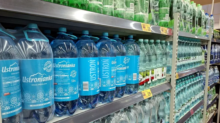 Nie trzeba już nieść butelek do sklepu. Pieniądze z kaucji można teraz odzyskać inaczej