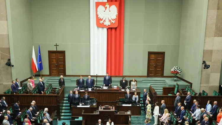 Polacy mogą dostać nowy dzień wolny od pracy: data już wyznaczona. Sejm rozpatrzył ważny wniosek