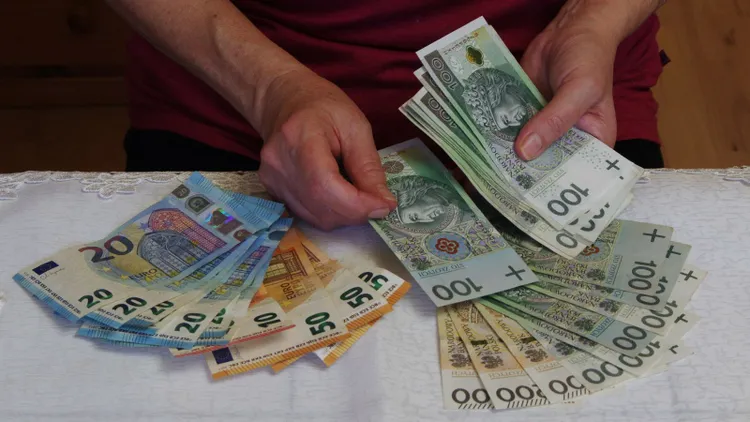 Wielkie zmiany w 2026 roku w emeryturach Polaków za granicą. Właśnie potwierdzono 