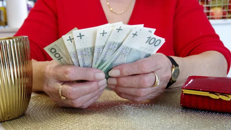 1600 zł dla rodziców za wychowanie dzieci. Jest decyzja ws. nowego świadczenia