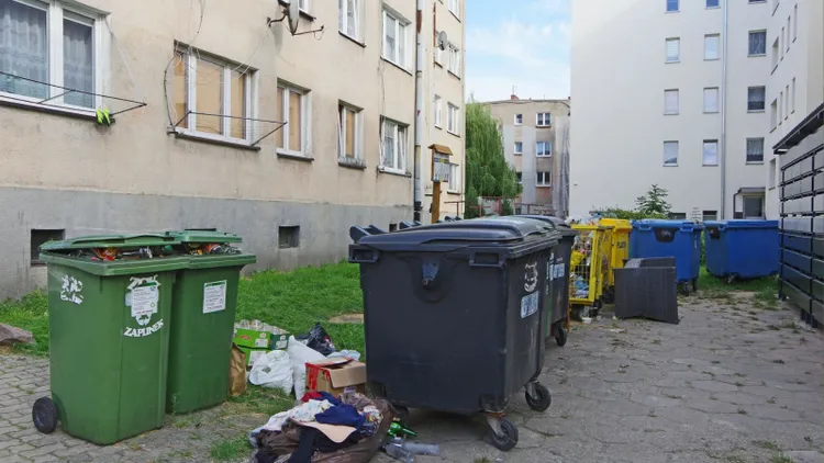 Te osoby nie muszą płacić za wywóz śmieci. System przewiduje ulgi dla mieszkańców