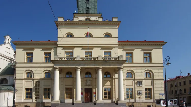 Urząd zatrudnia Ukraińców bez wymogu znajomości języka polskiego. Odbyła się interwencja poselska