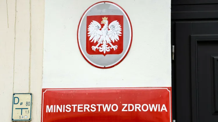Gilotyna spadnie na pensje lekarzy. AOTMiT zyska nowe narzędzia kontroli