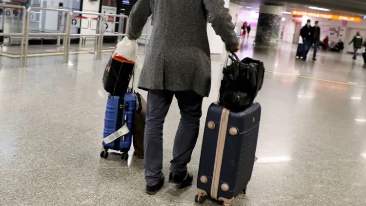 UE szykuje nowe przepisy dla linii lotniczych. Co z darmowym bagażem w Wizz Air i Ryanair?