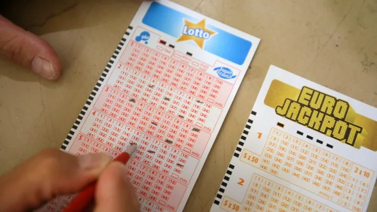 Nie jeden, lecz dwóch nowych milionerów w Polsce. W Lotto padła "szóstka”, posypały się miliony