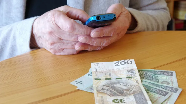 ZUS zwróci pieniądze po zmarłym. Wystarczy, że spadkobierca złoży jeden prosty wniosek