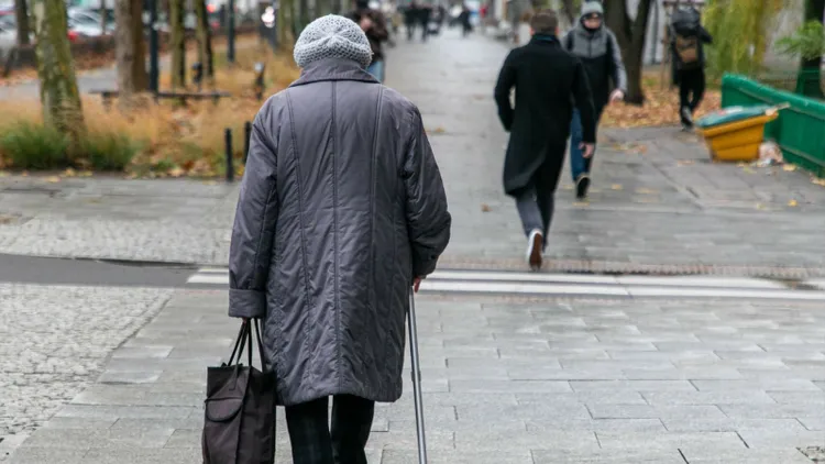Pracowała przez 58 lat. Teraz taką emeryturę dostaje, ZUS potwierdza, że jest tu rekordzistką