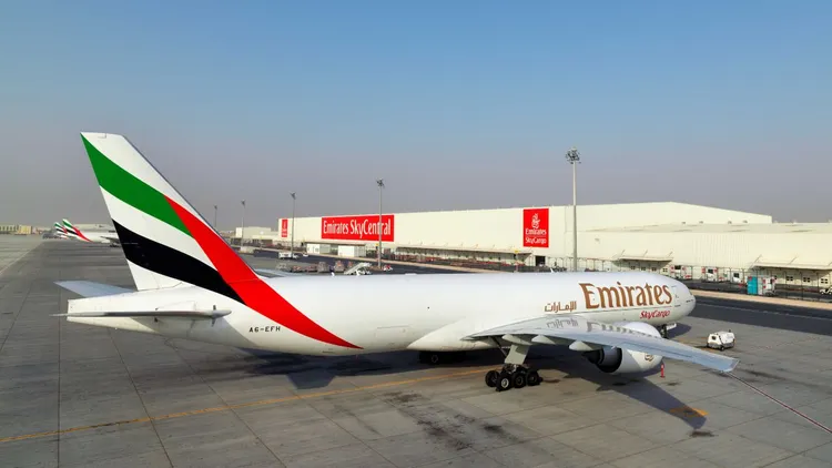 Emirates SkyCargo świętuje 10-lecie działalności na dwóch lotniskach