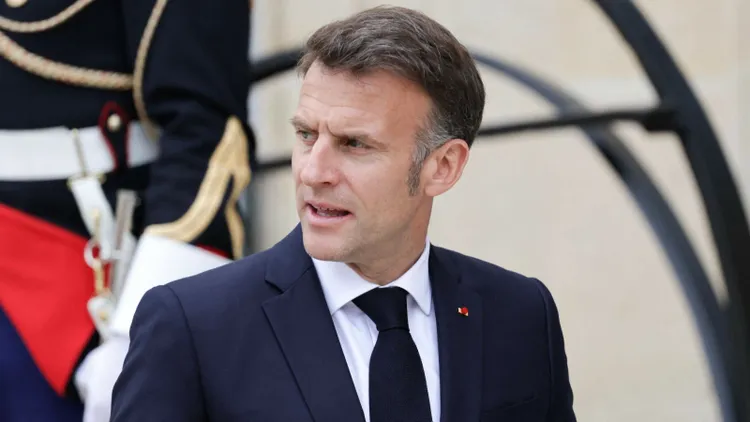 Emmanuel Macron już w Polsce. Do Katowic przybędzie z interesem, Polacy zyskają na tym podwójnie