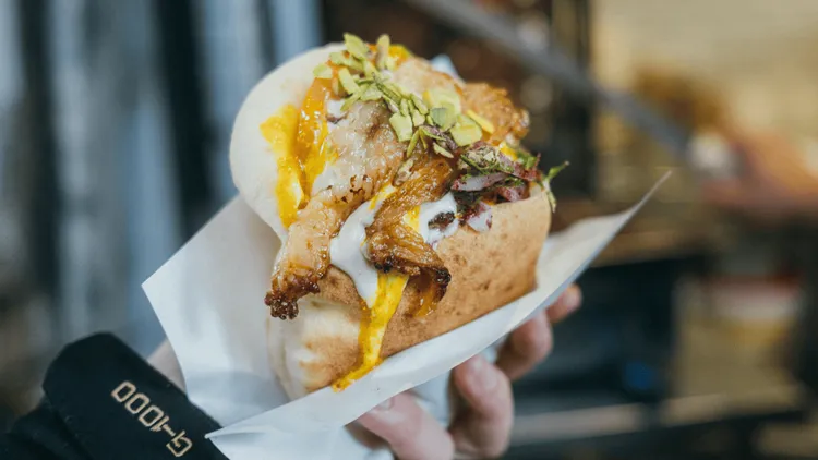 Nowy fastfood rusza na podbój Polski. Znamy menu: mocna konkurencja dla kebaba